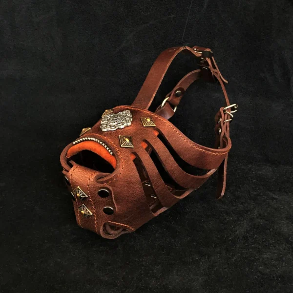 Bėganti Lapė ''Aztec'' Dark Brown Basket Muzzle